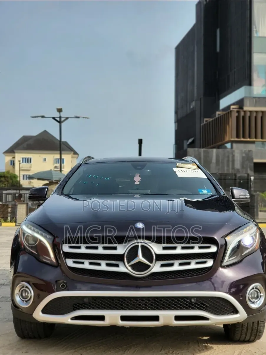 Mercedes-Benz GLA 250 2016 Maroon