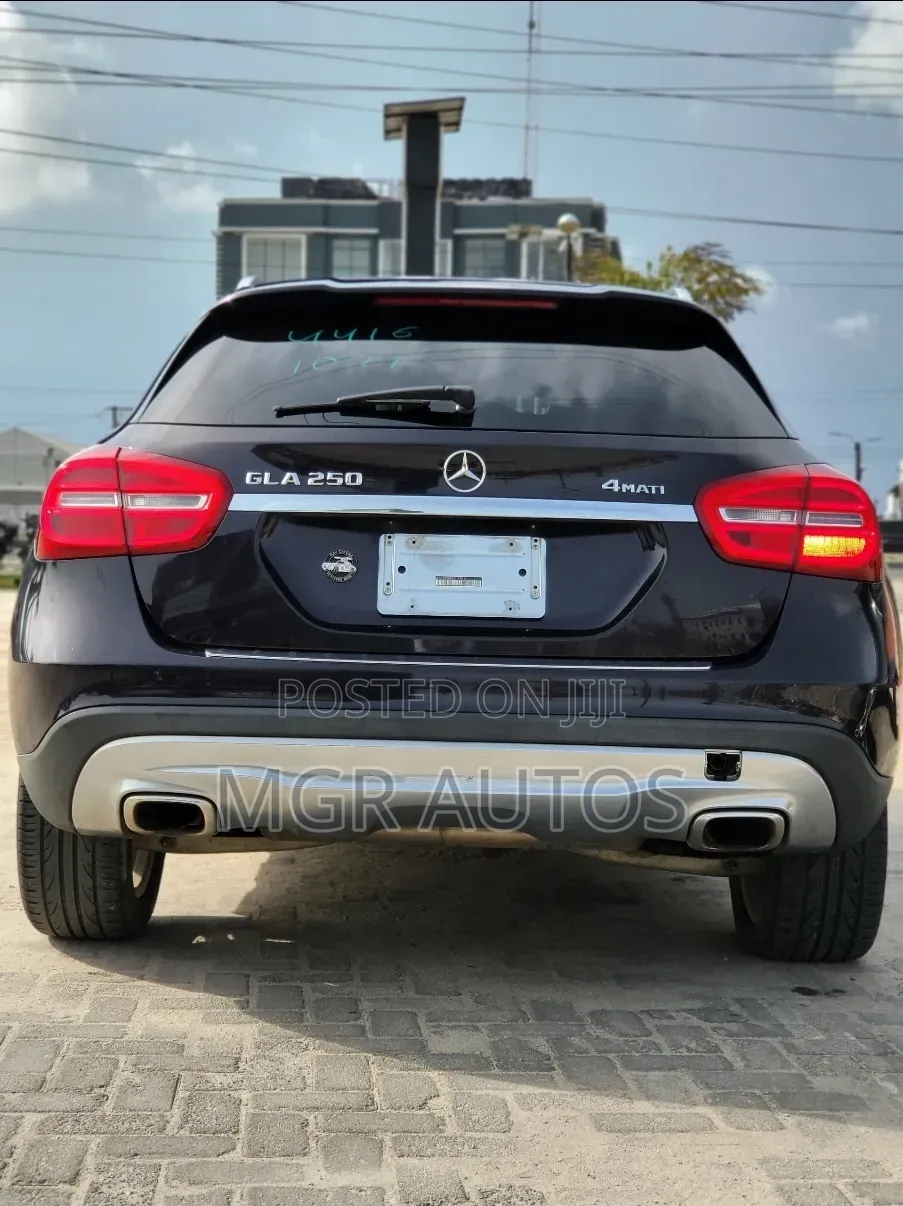 Mercedes-Benz GLA 250 2016 Maroon