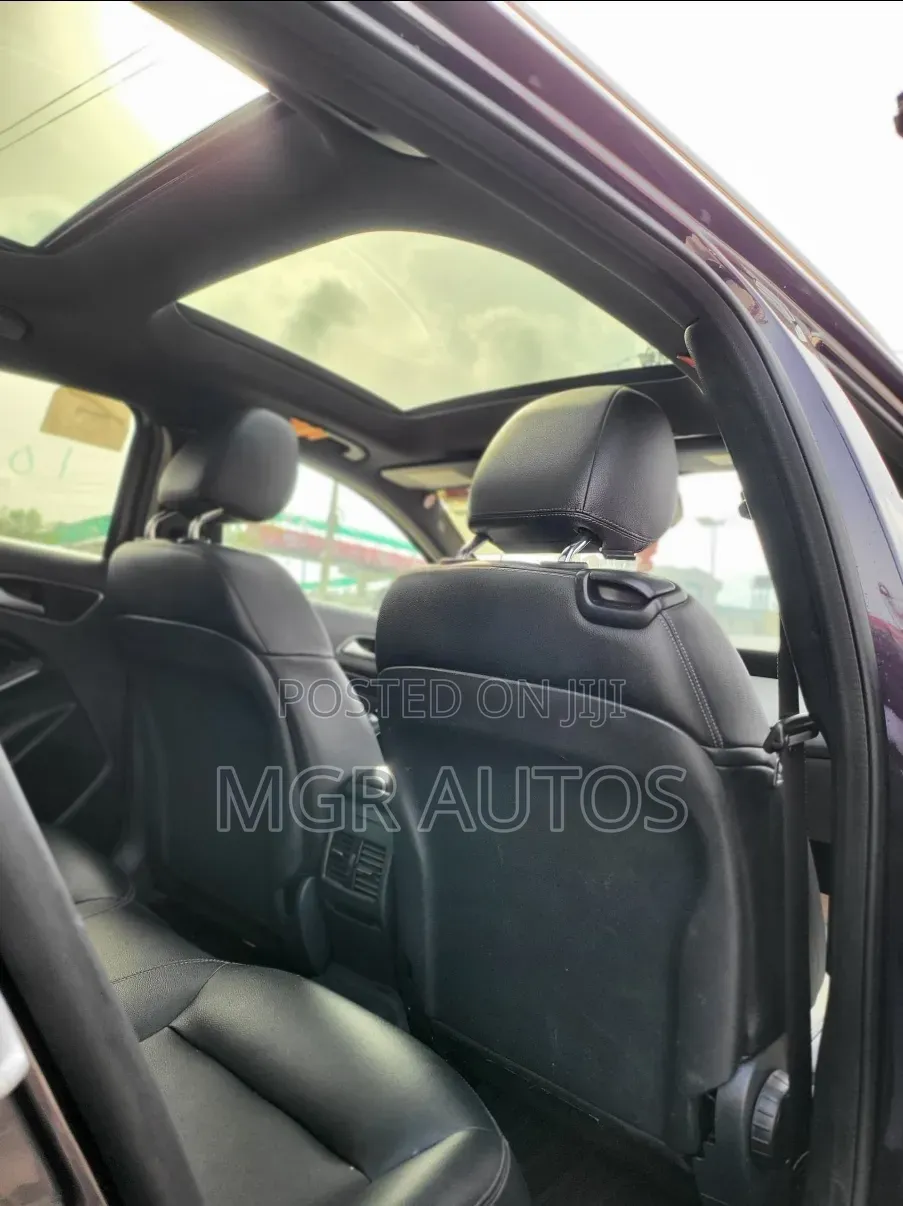 Mercedes-Benz GLA 250 2016 Maroon
