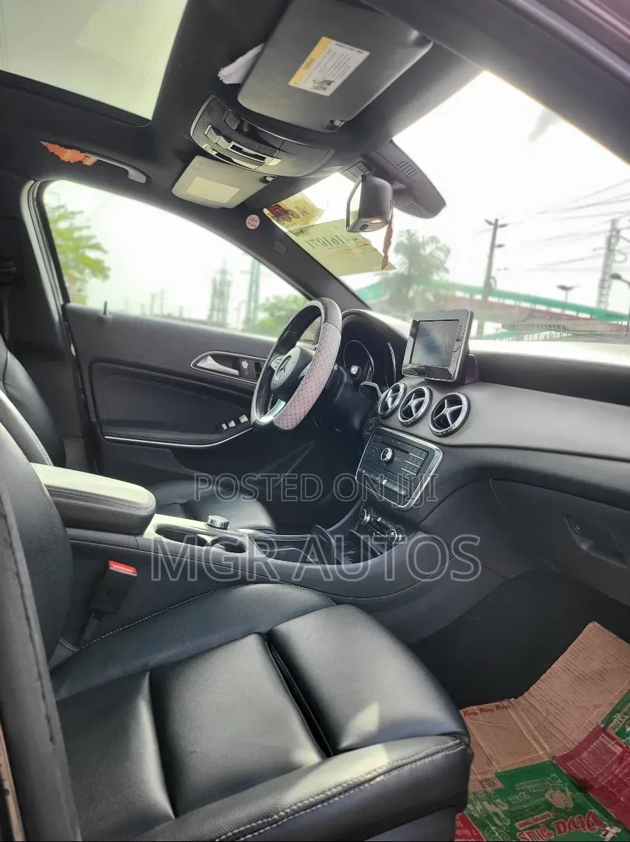 Mercedes-Benz GLA 250 2016 Maroon