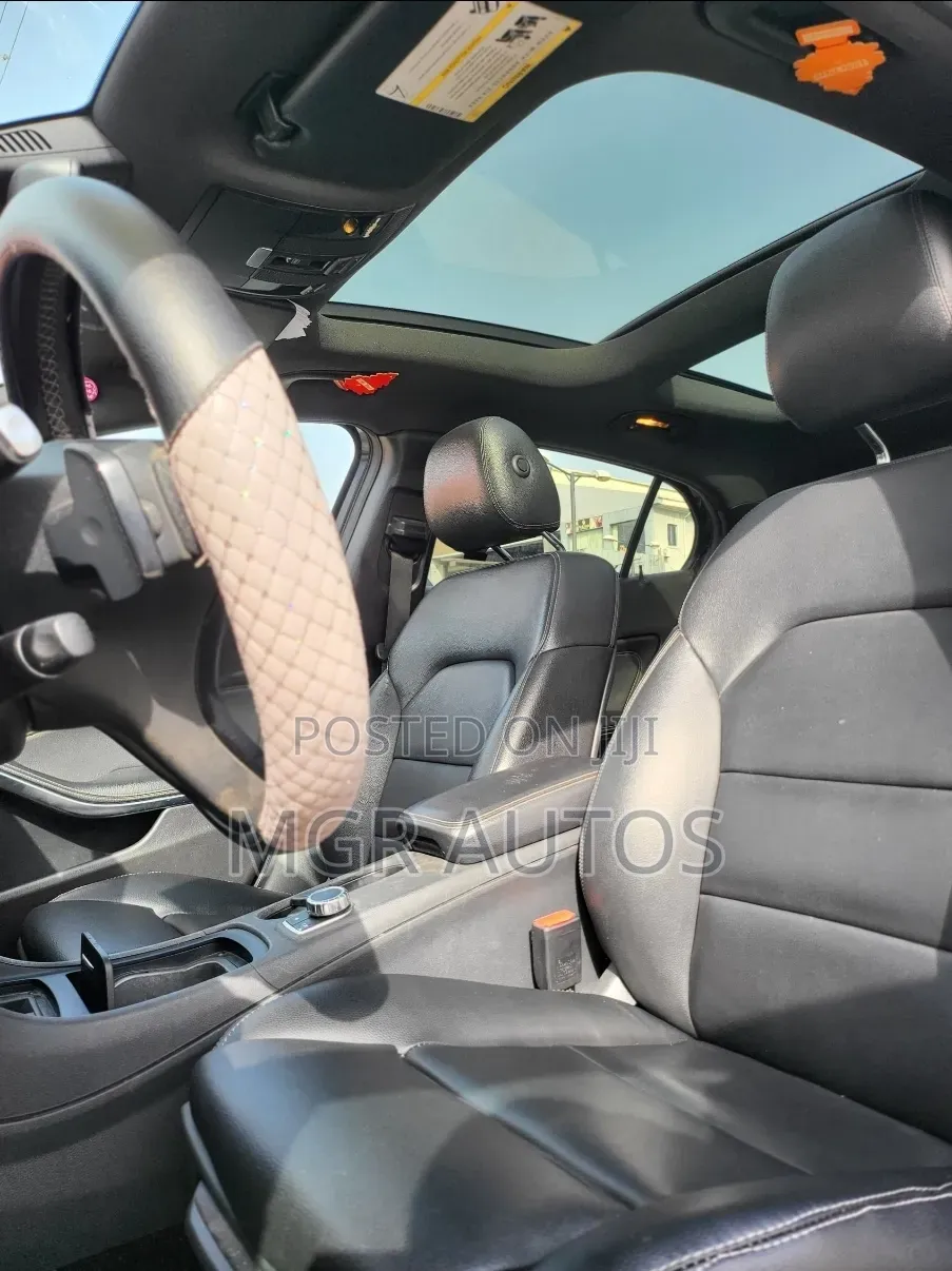 Mercedes-Benz GLA 250 2016 Maroon