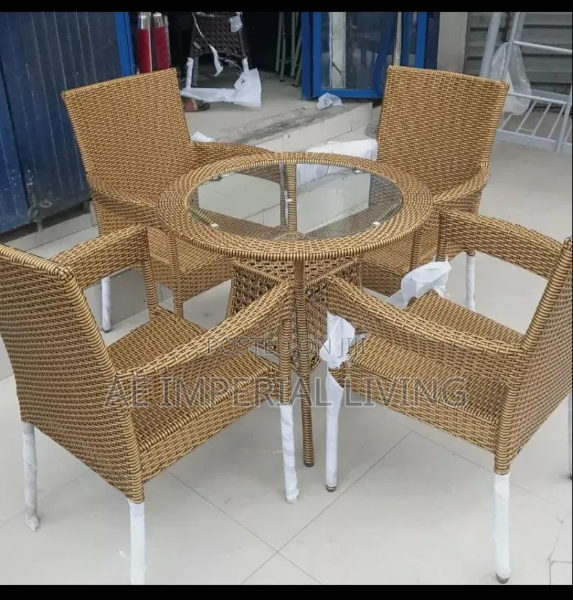 Outdoor 4-Seater Dining Set