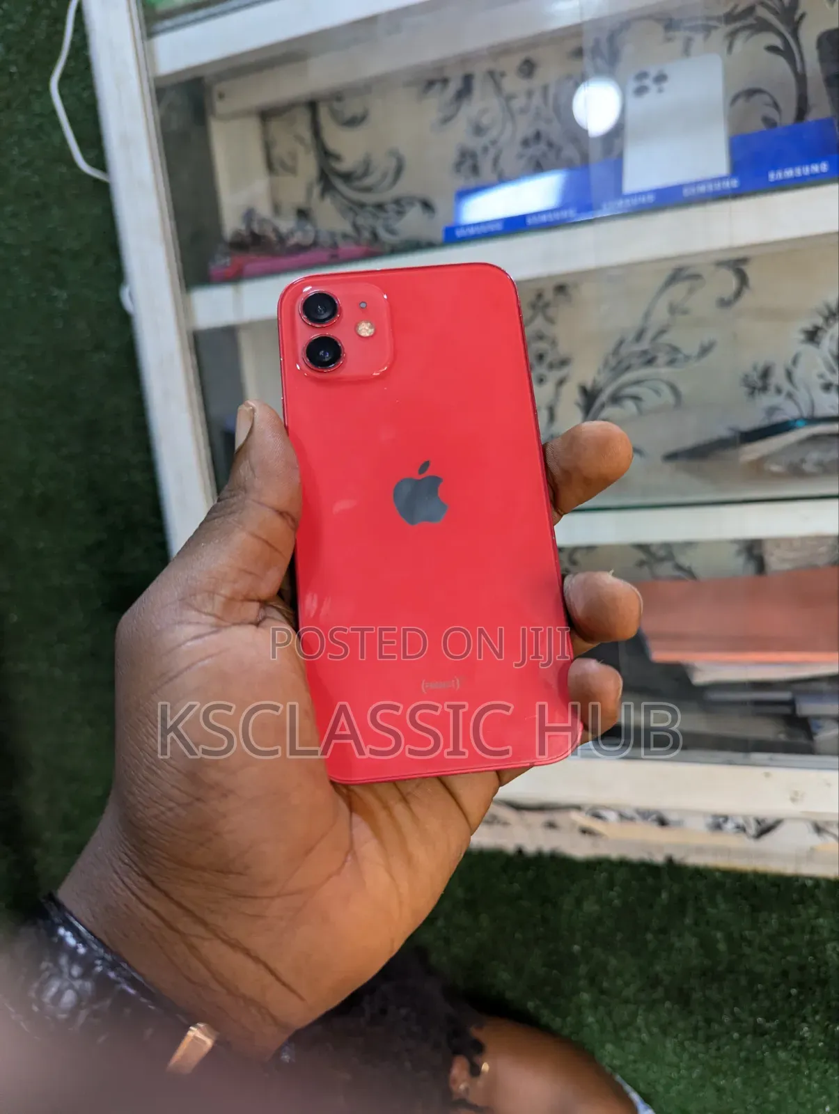 Apple iPhone 12 64 GB Red