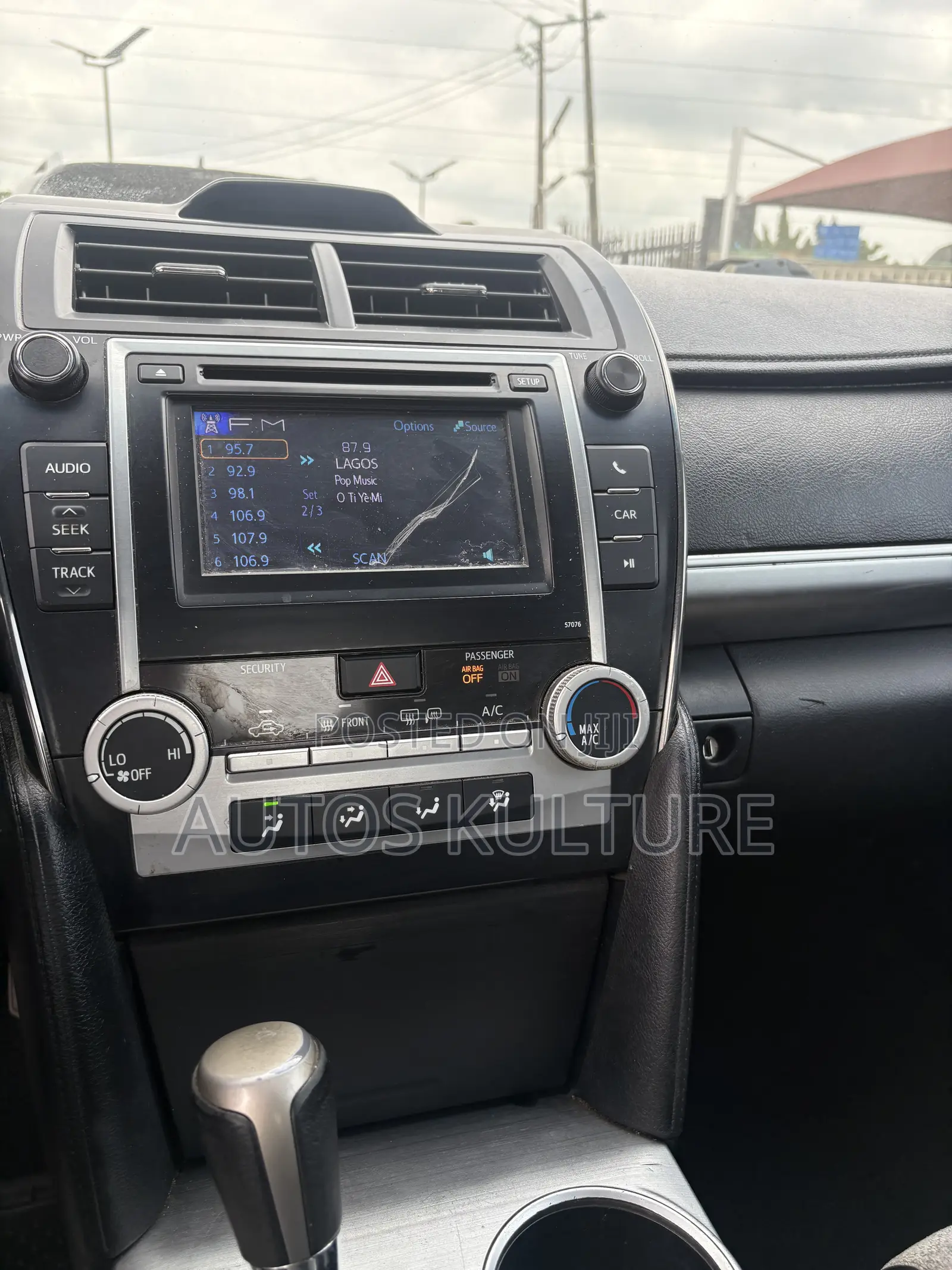 Toyota Camry SE 4dr Sedan (2.5L 4cyl 6A) 2013 Red