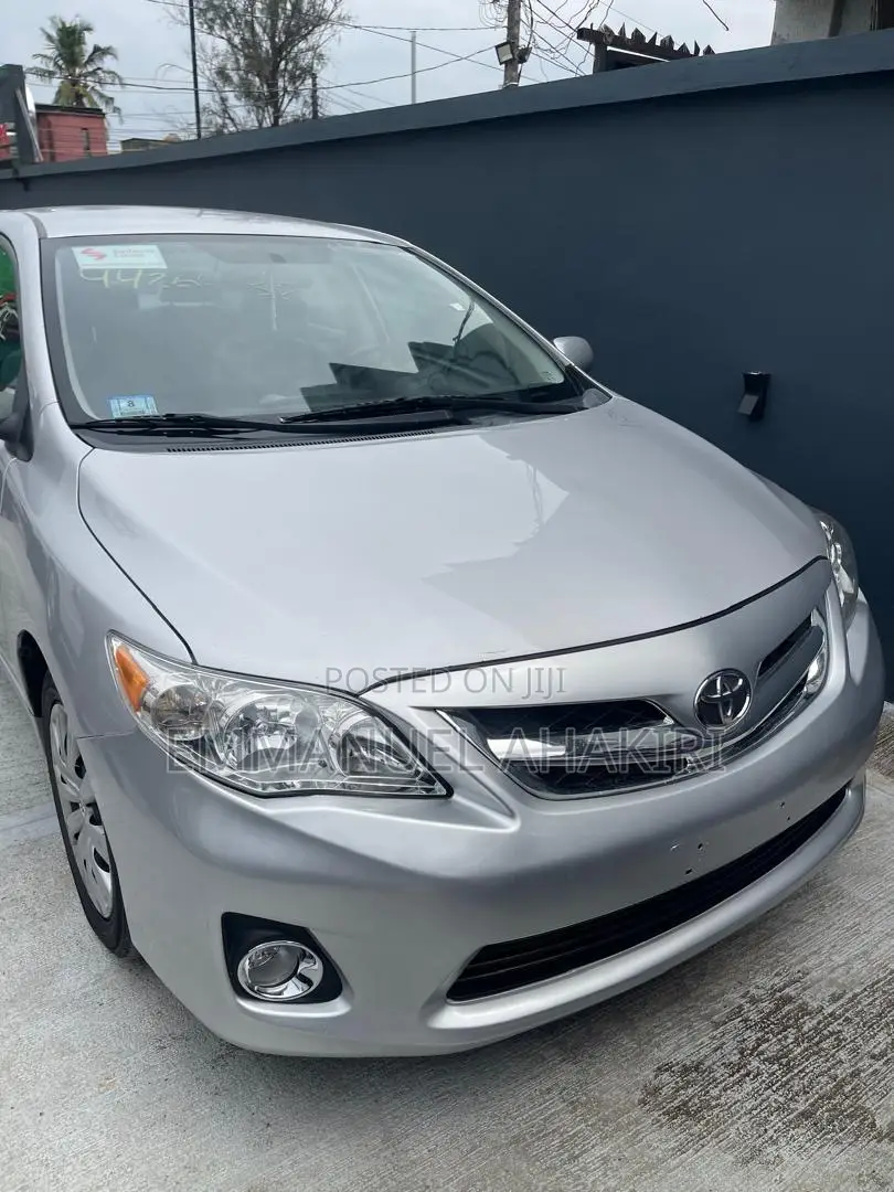 Toyota Corolla 2012 Silver