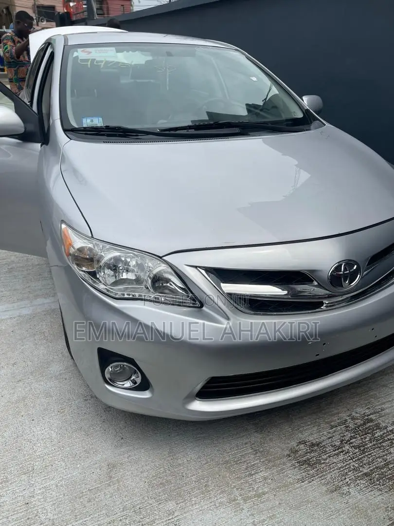 Toyota Corolla 2012 Silver