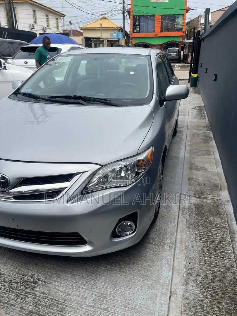 Toyota Corolla 2012 Silver