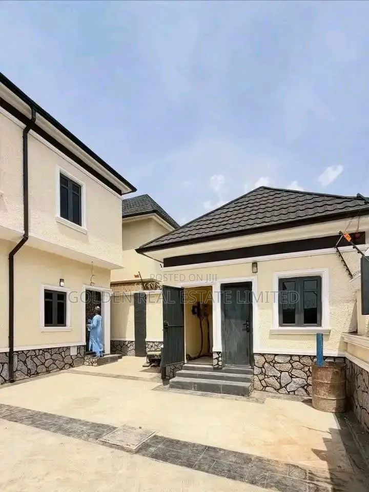 4bdrm Duplex in Apo Resettlement for sale