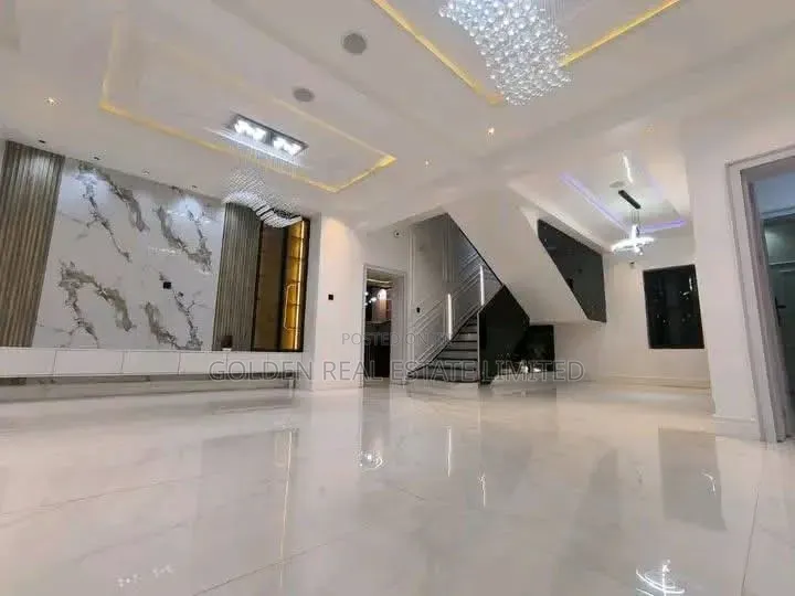5bdrm Duplex in Kado for sale