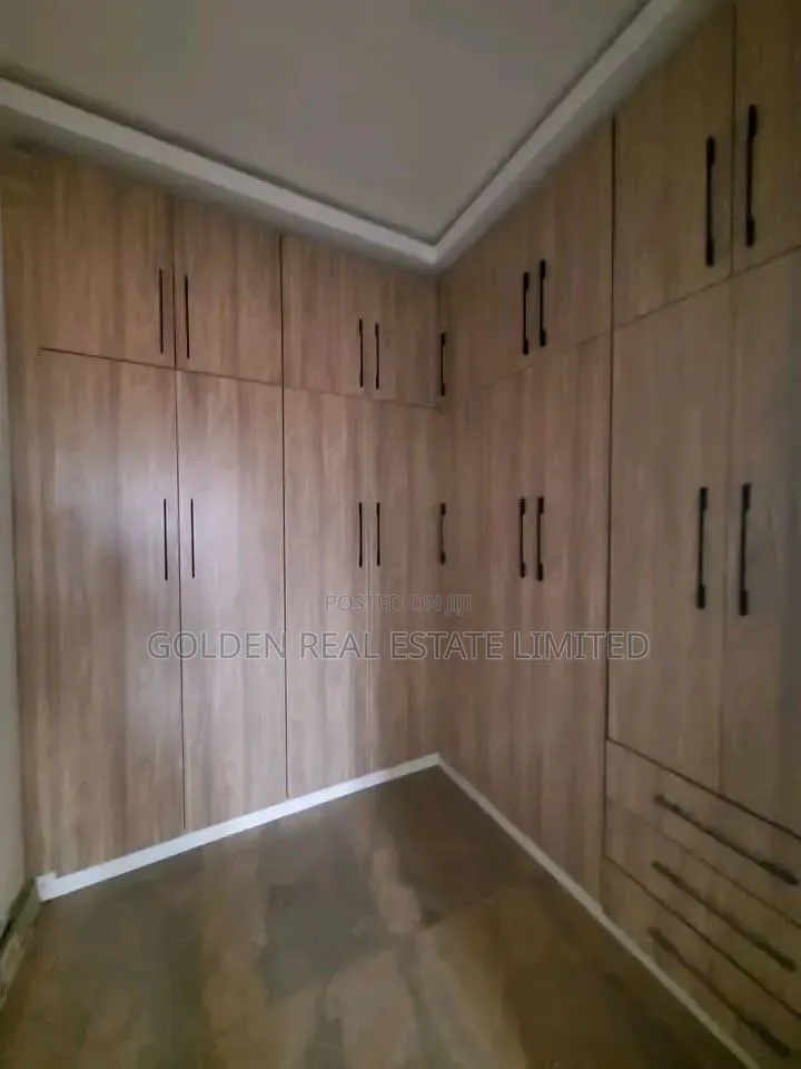 5bdrm Duplex in Asokoro for sale