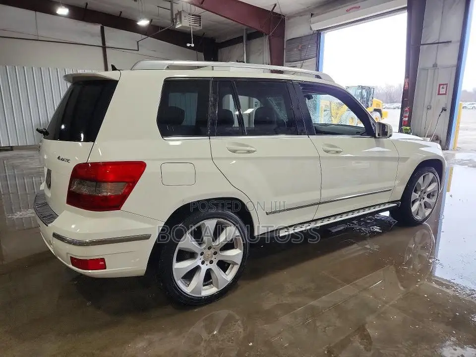 Mercedes-Benz GLK-Class 350 4MATIC 2011 White