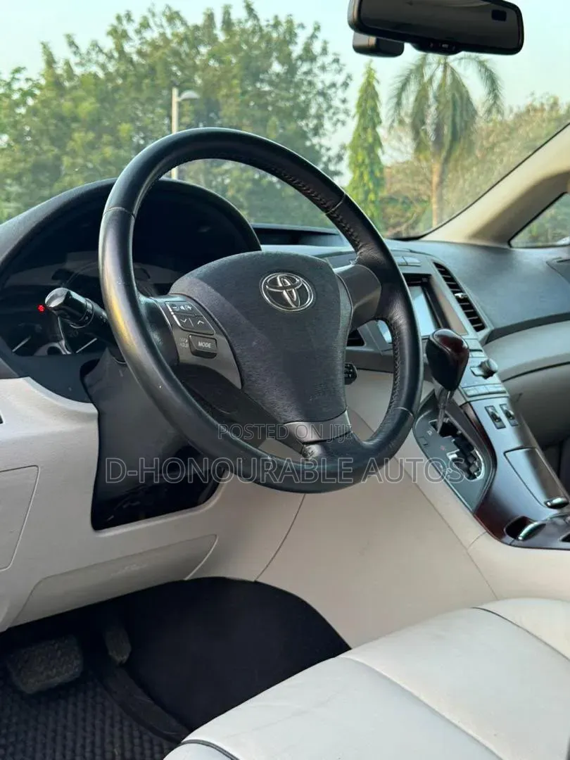 Toyota Venza V6 2009 Gray