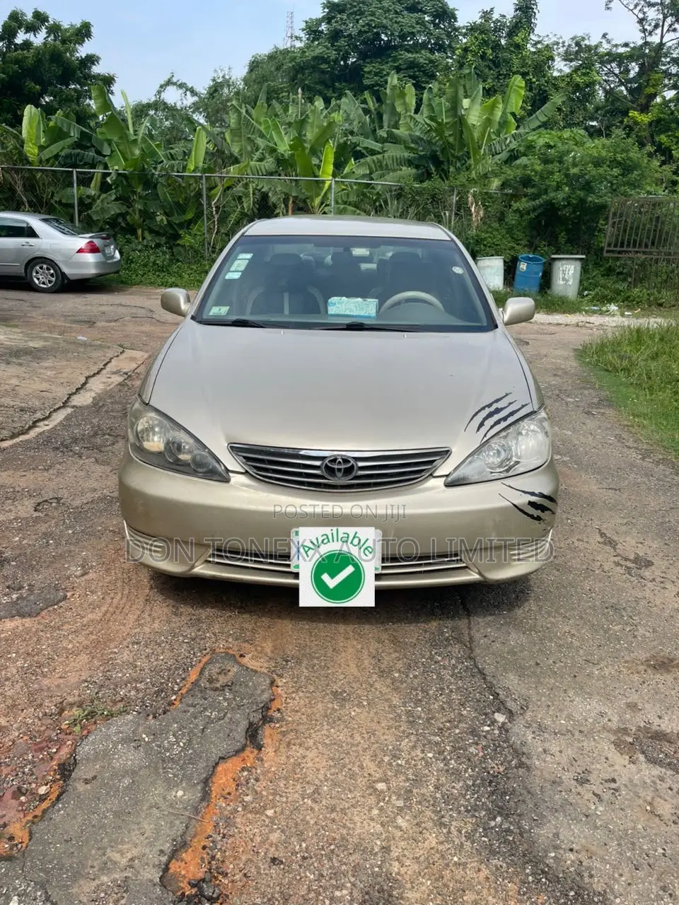 Toyota Camry LE 4dr Sedan (2.4L 4cyl 5A) 2005 Gold