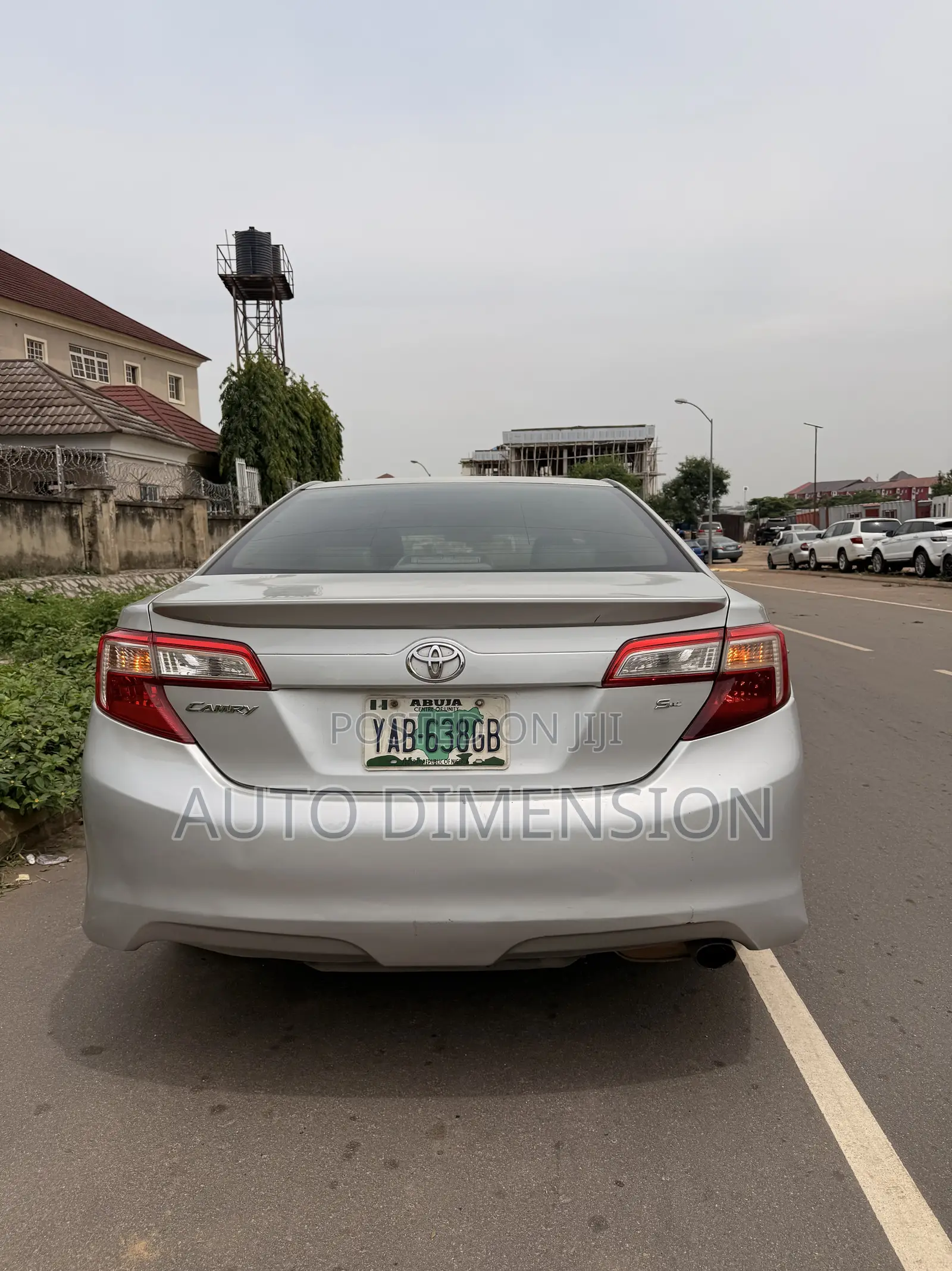 Toyota Camry SE 4dr Sedan (2.5L 4cyl 6A) 2013 Silver
