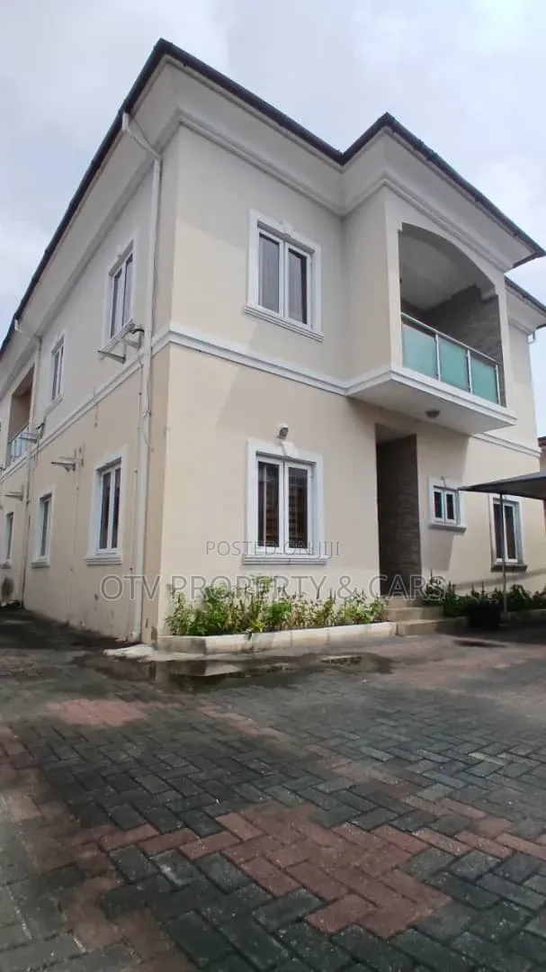 5bdrm Duplex in Lekki Phase 1 for sale
