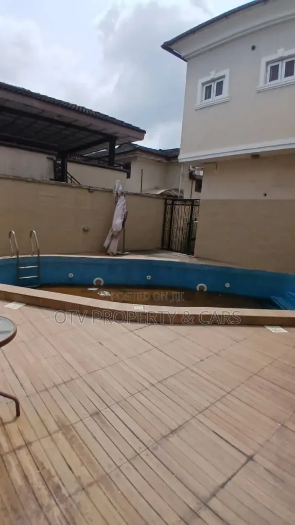 5bdrm Duplex in Lekki Phase 1 for sale