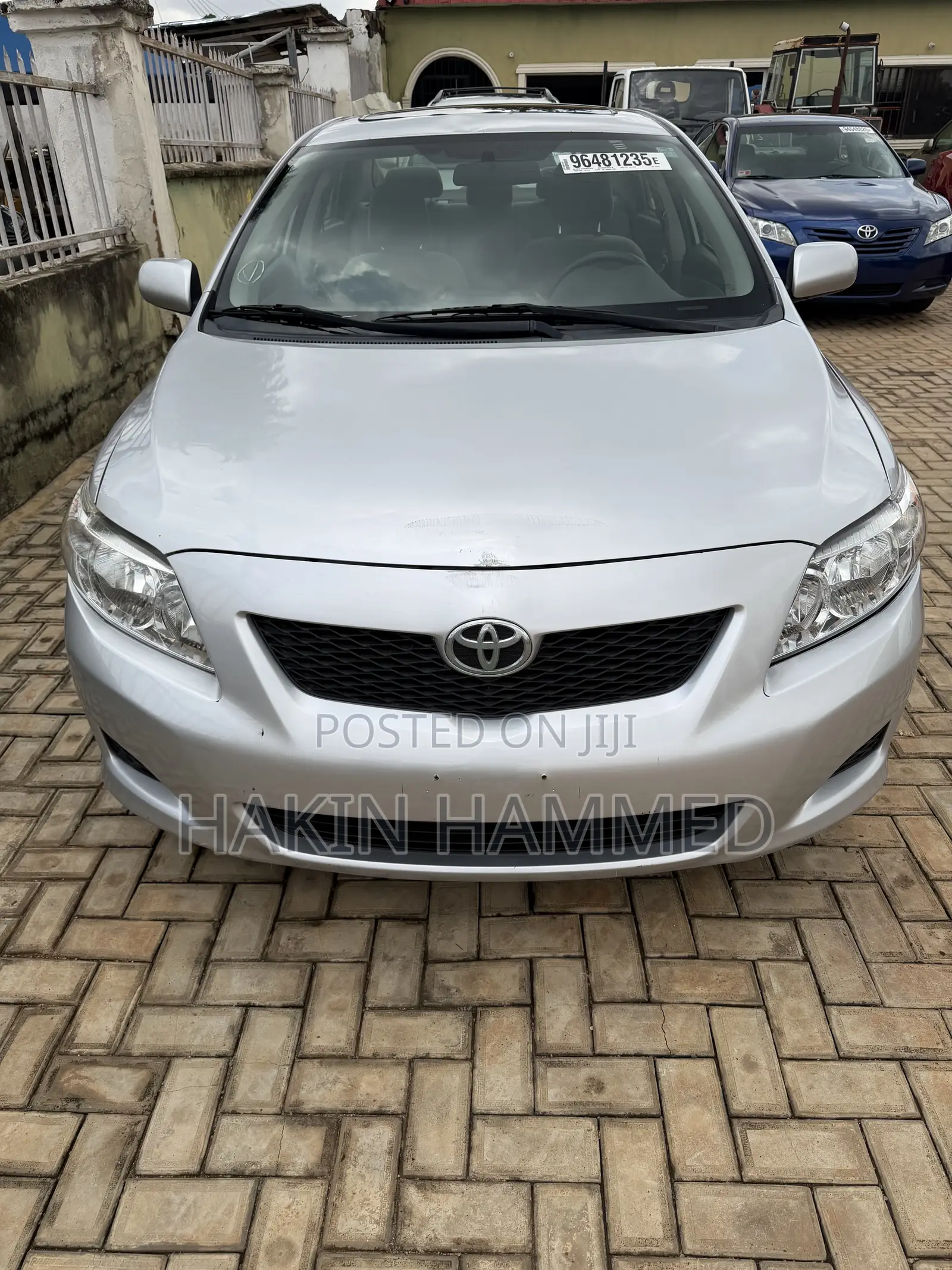 Toyota Corolla LE 4dr Sedan (1.8L 4cyl 4A) 2010 Silver