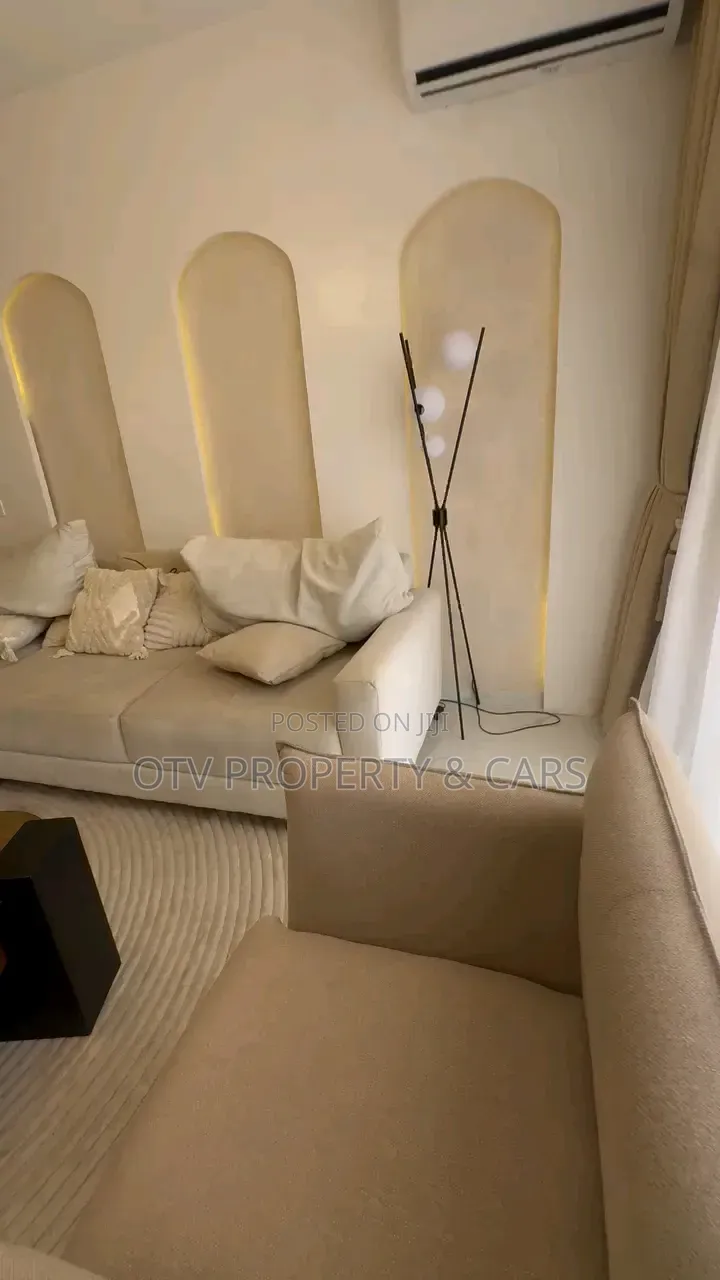 Furnished 3bdrm Apartment in Akin Olugbade for sale