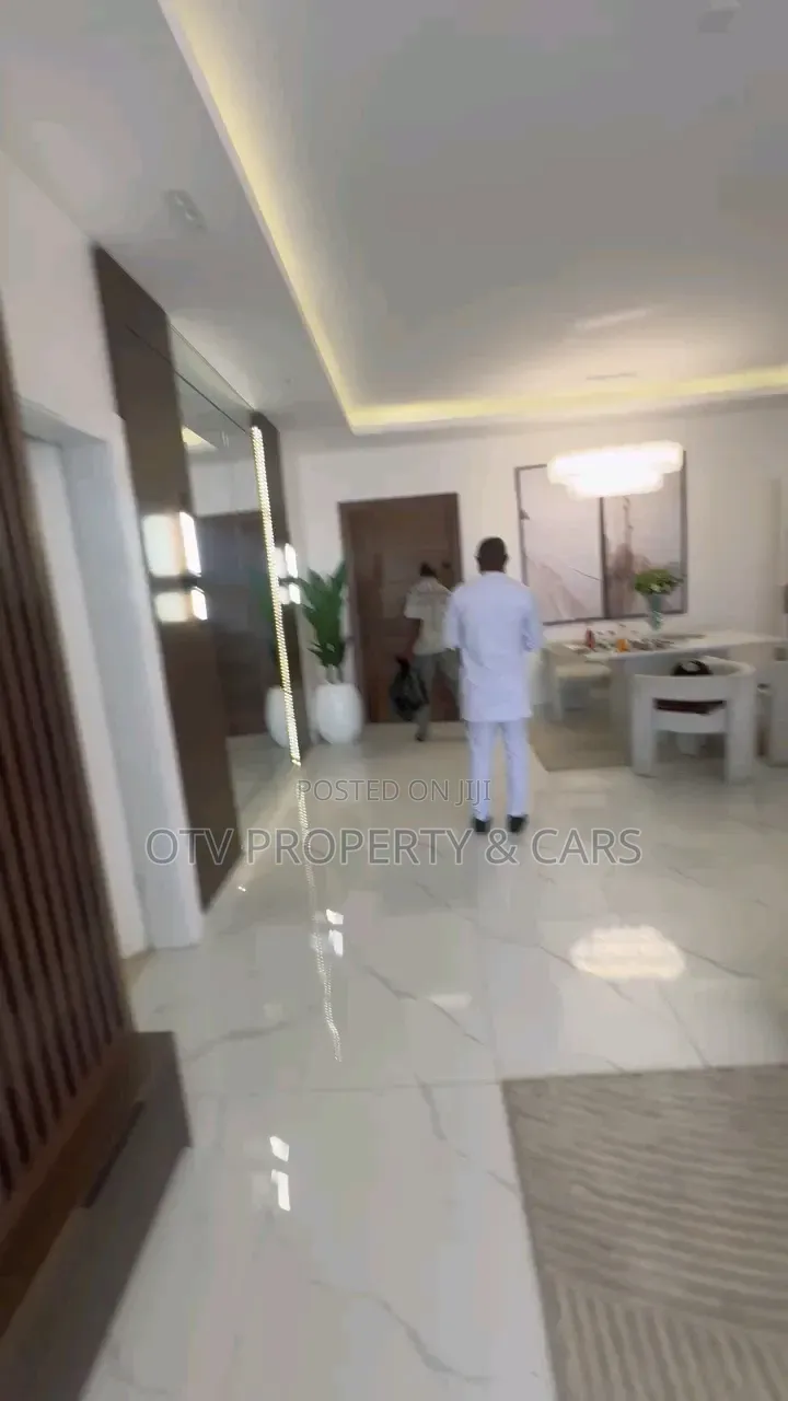 Furnished 3bdrm Apartment in Akin Olugbade for sale