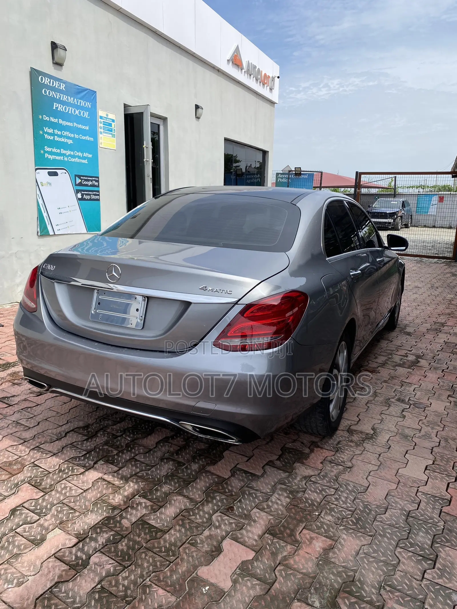 Mercedes-Benz C300 Sport 4dr AWD 4Matic Sedan (2.0L 4cyl 7A) 2015 Gray