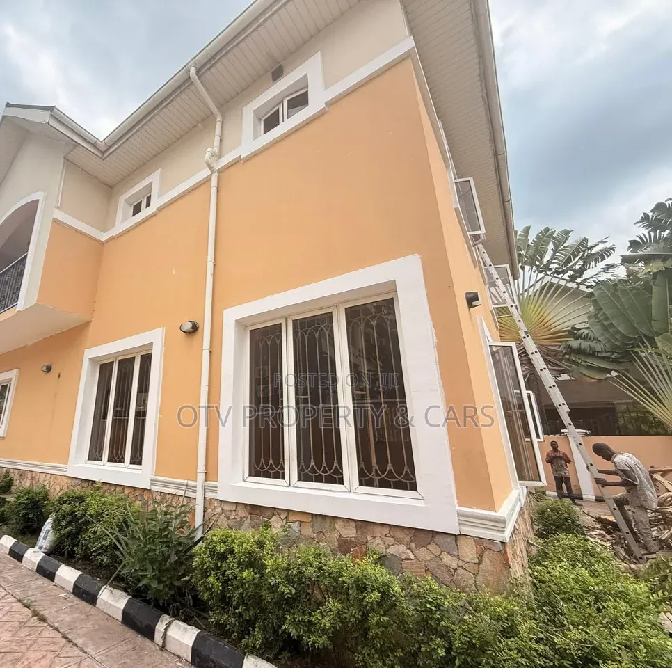 Furnished 5bdrm Duplex in Banana Island for rent