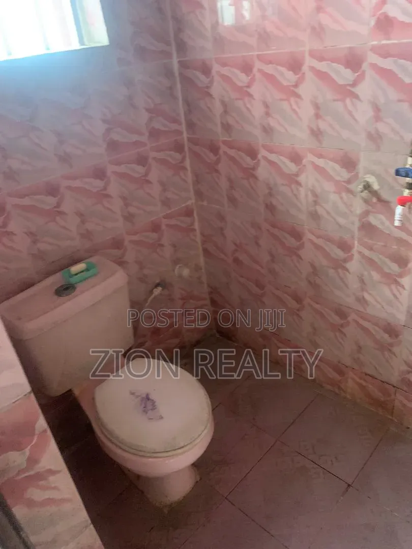 1bdrm Bedsitter in New Road, Awoyaya for rent