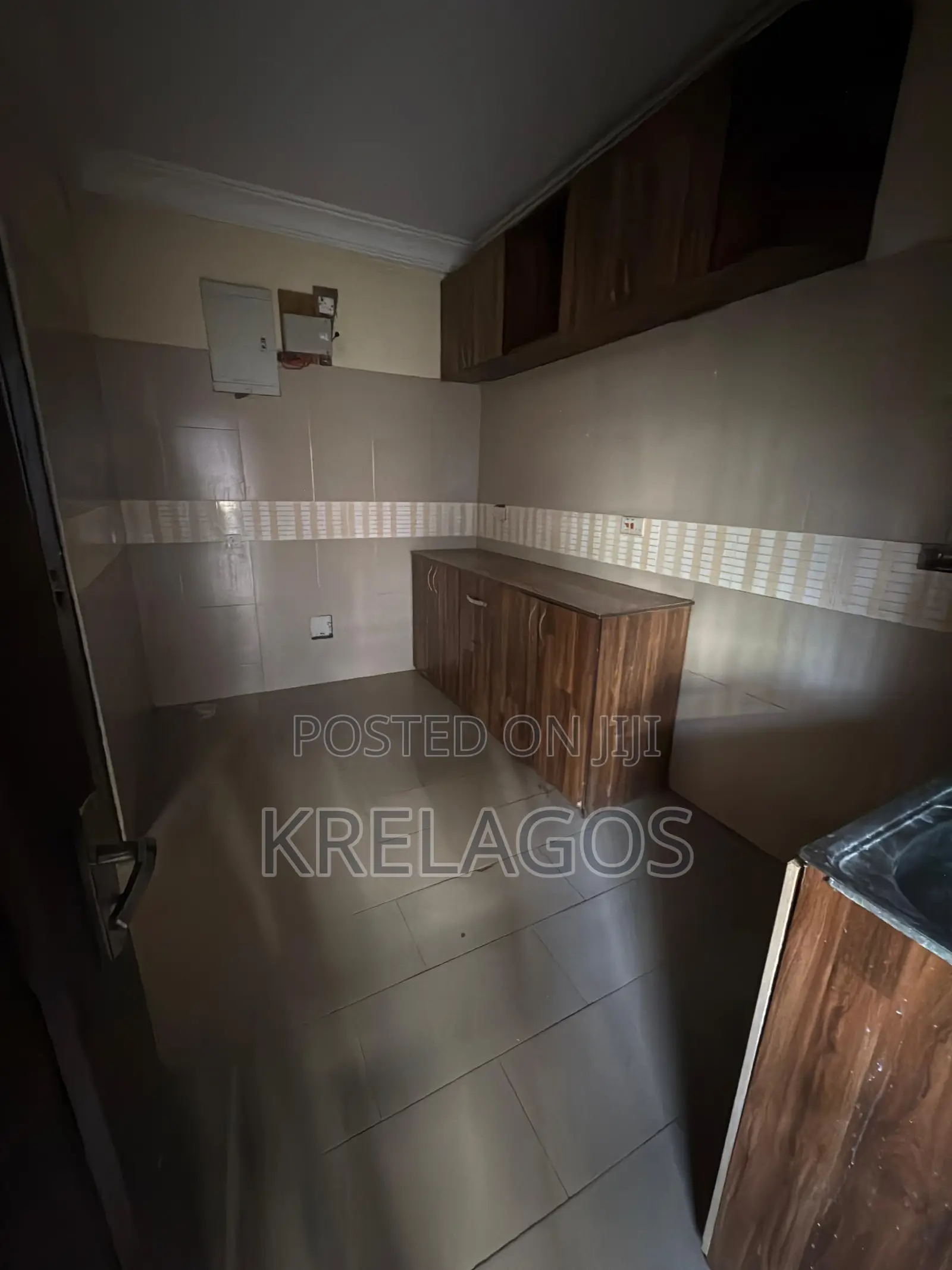 3bdrm Apartment in Ikota for rent