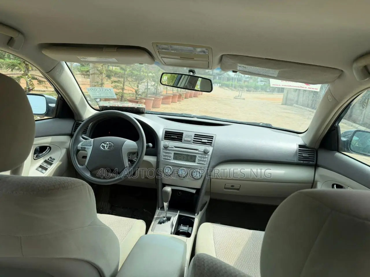 Toyota Camry LE 4dr Sedan (2.5L 4cyl 6A) 2011 Gray