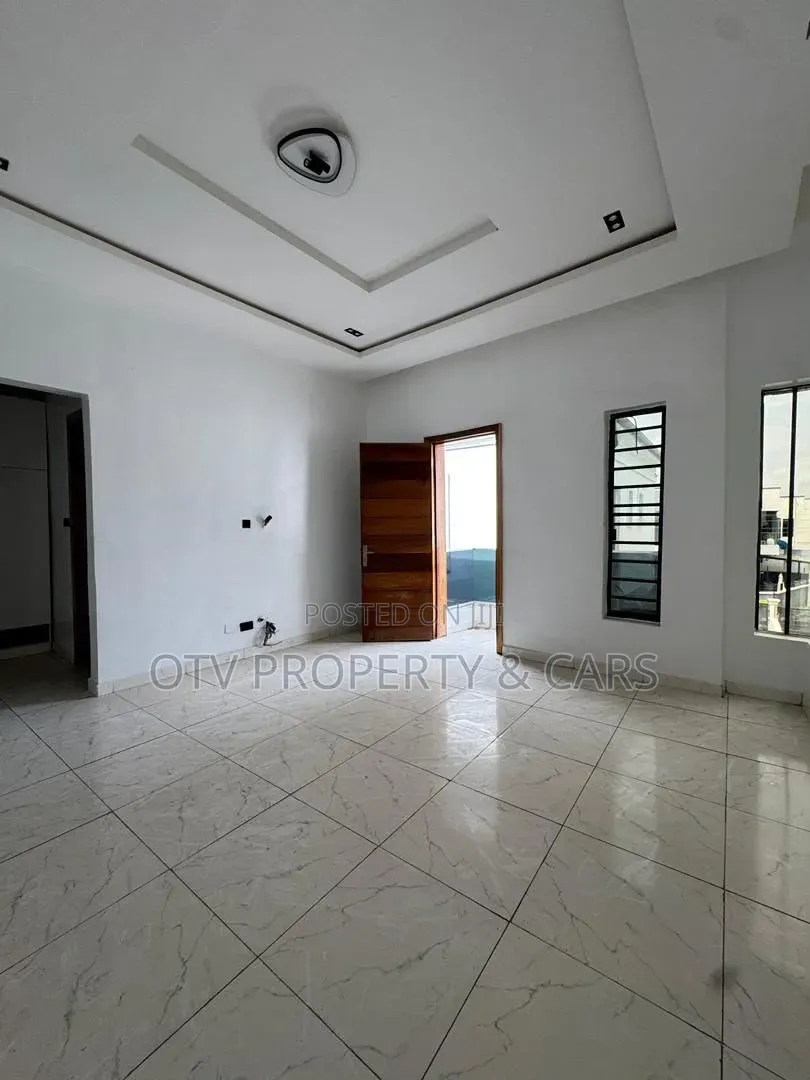 4bdrm Duplex in Epe Road for sale