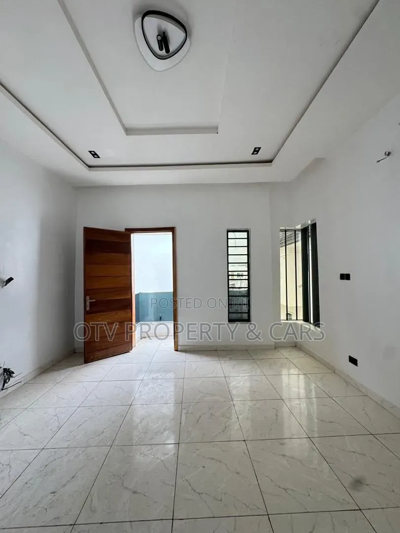 4bdrm Duplex in Epe Road for sale