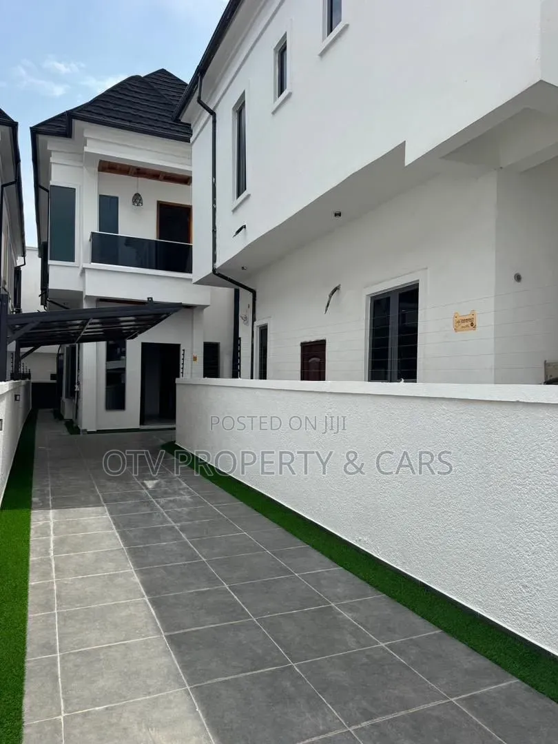 4bdrm Duplex in Epe Road for sale