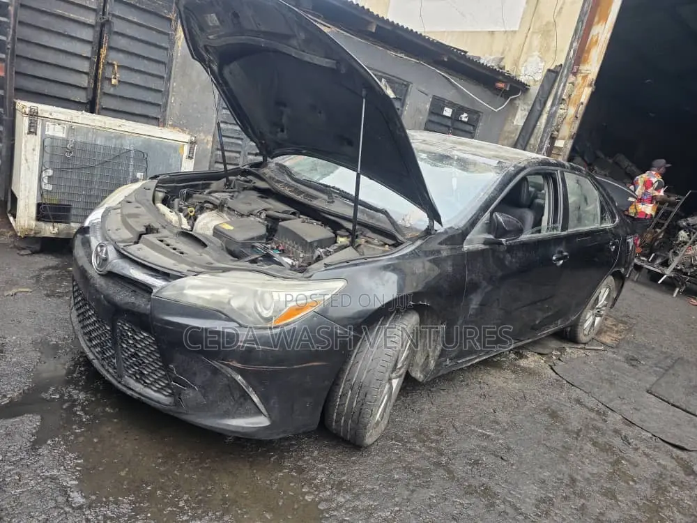 Toyota Camry SE 4dr Sedan (2.5L 4cyl 6A) 2015 Black