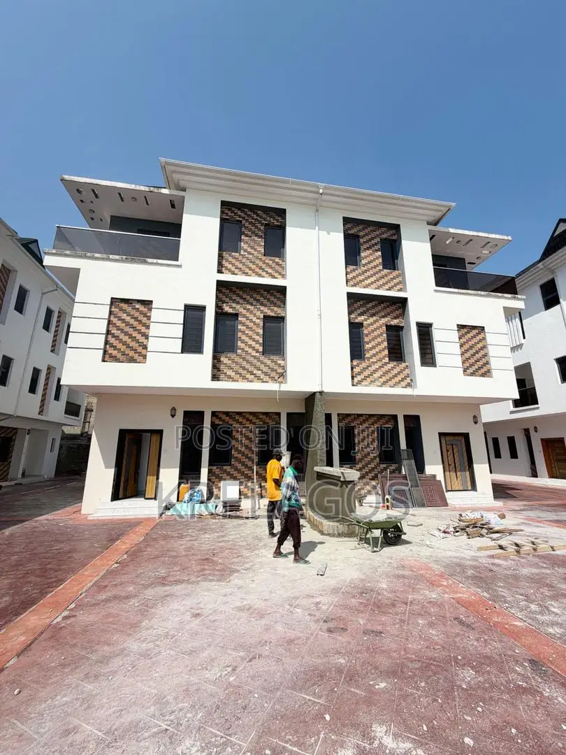 4bdrm Duplex in Sangotedo for sale