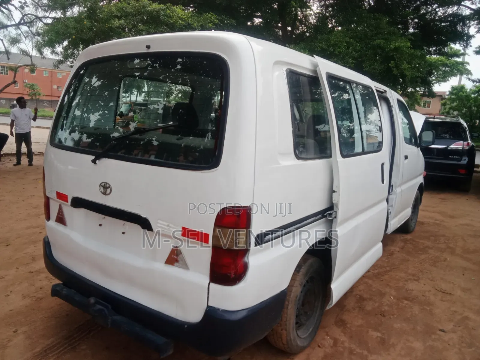 Toyota HiAce 2001 White