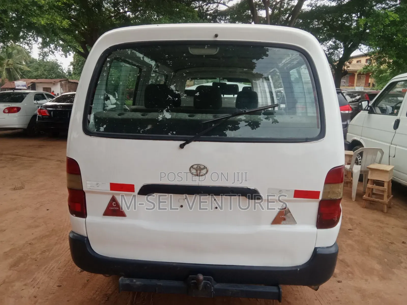 Toyota HiAce 2001 White