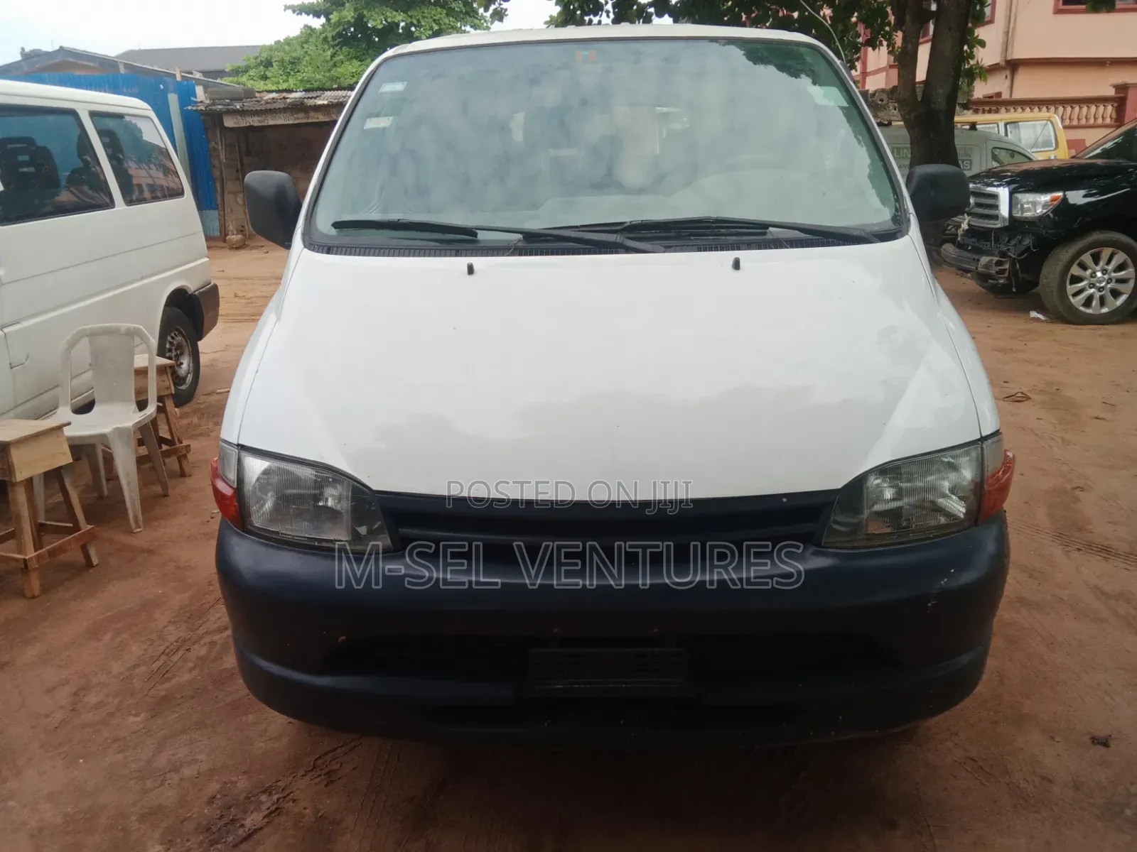 Toyota HiAce 2001 White