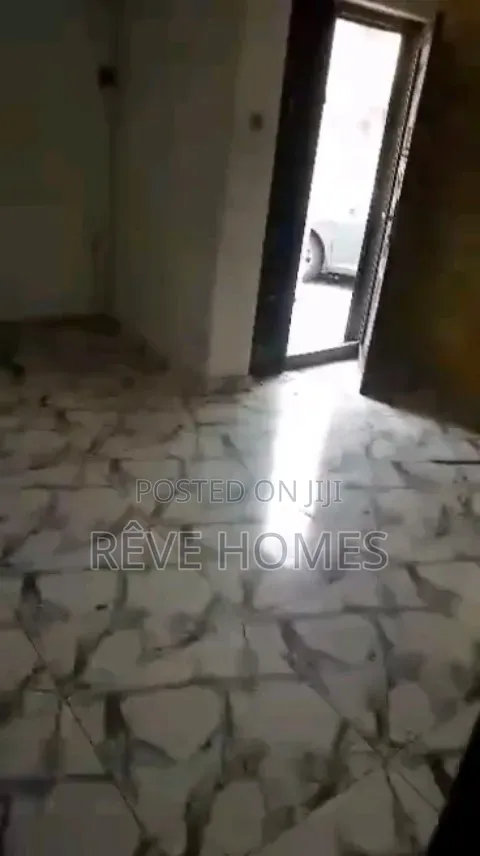 3bdrm Apartment in Phase 2 for rent