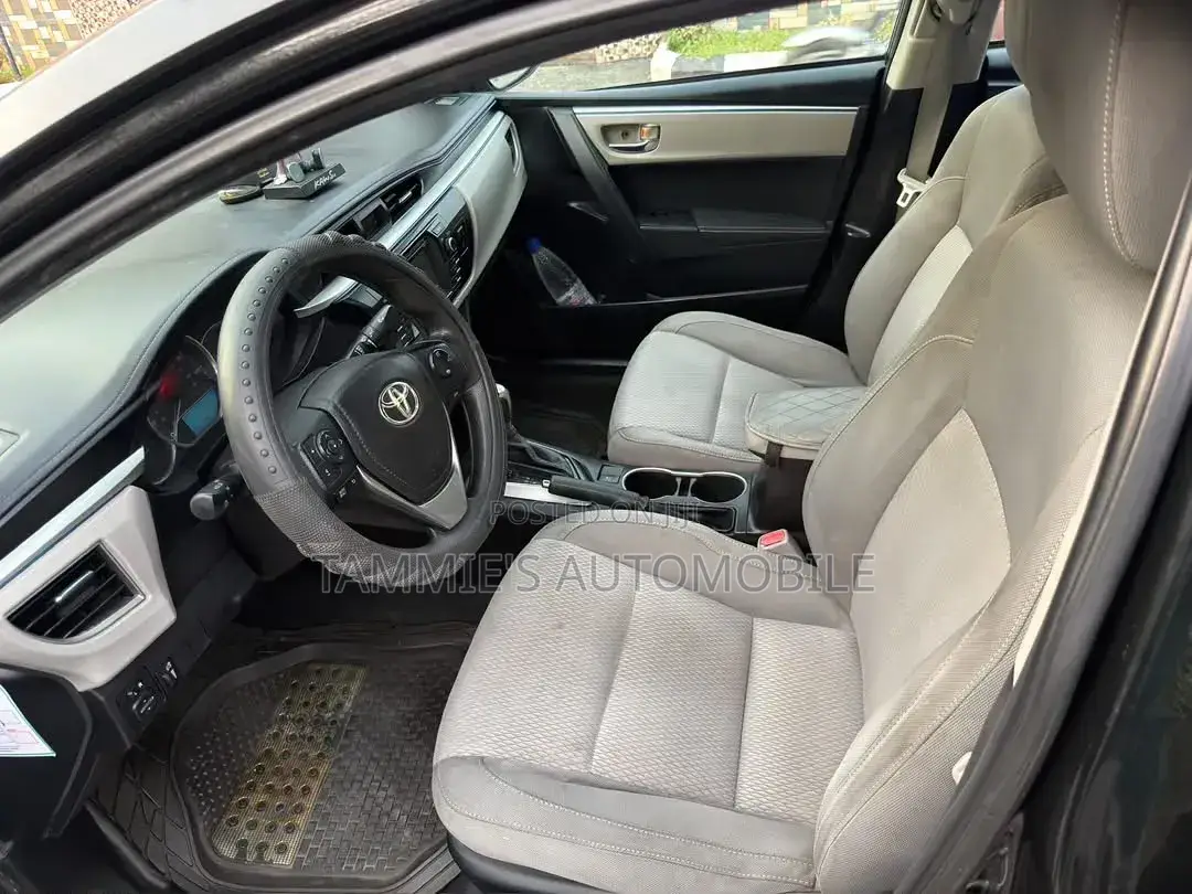 Toyota Corolla L 4dr Sedan (1.8L 4cyl 4A) 2015 Black