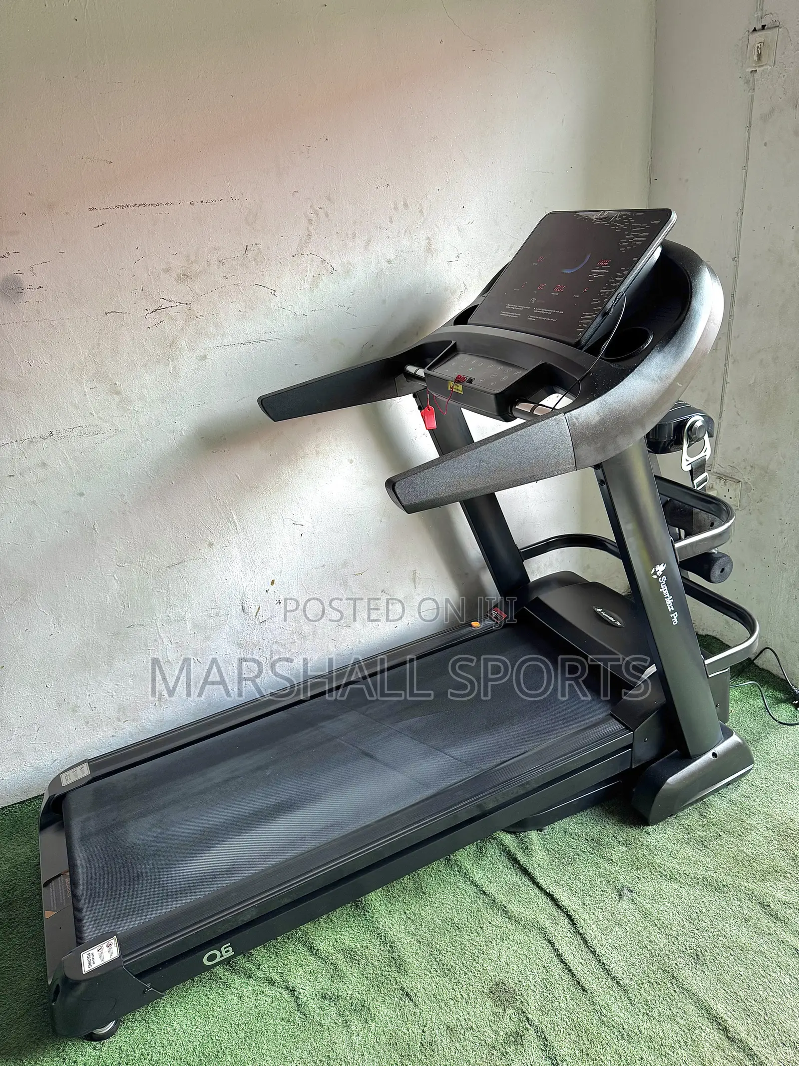 5hp Commercial Treadmill With Auto Incline and Music Player