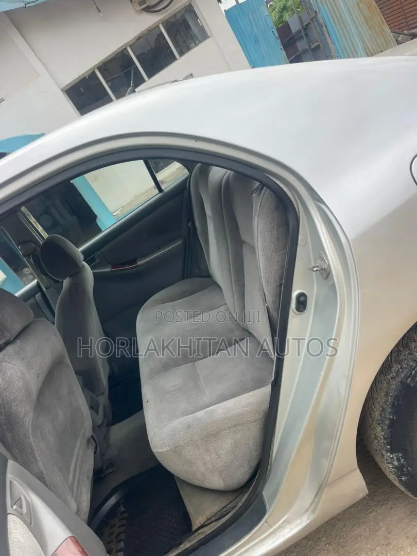 Toyota Corolla LE 2004 Silver