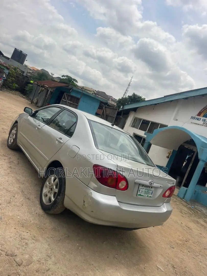Toyota Corolla LE 2004 Silver