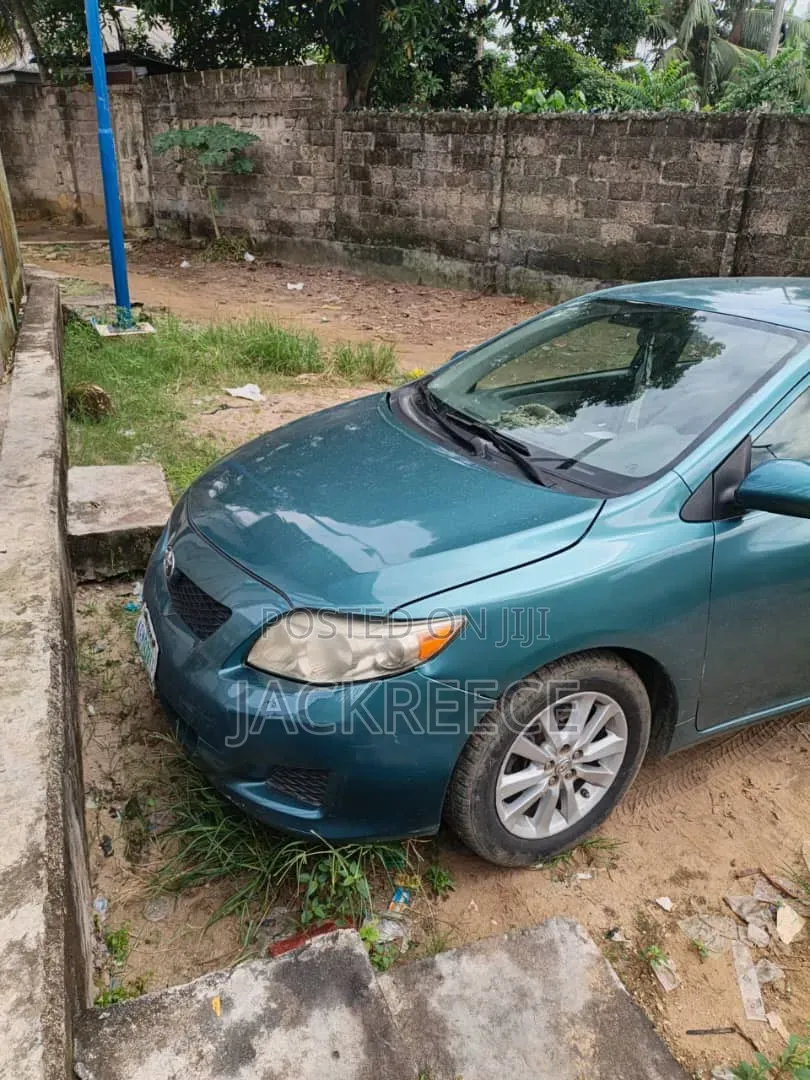 Toyota Corolla LE 4dr Sedan (1.8L 4cyl 4A) 2010 Green