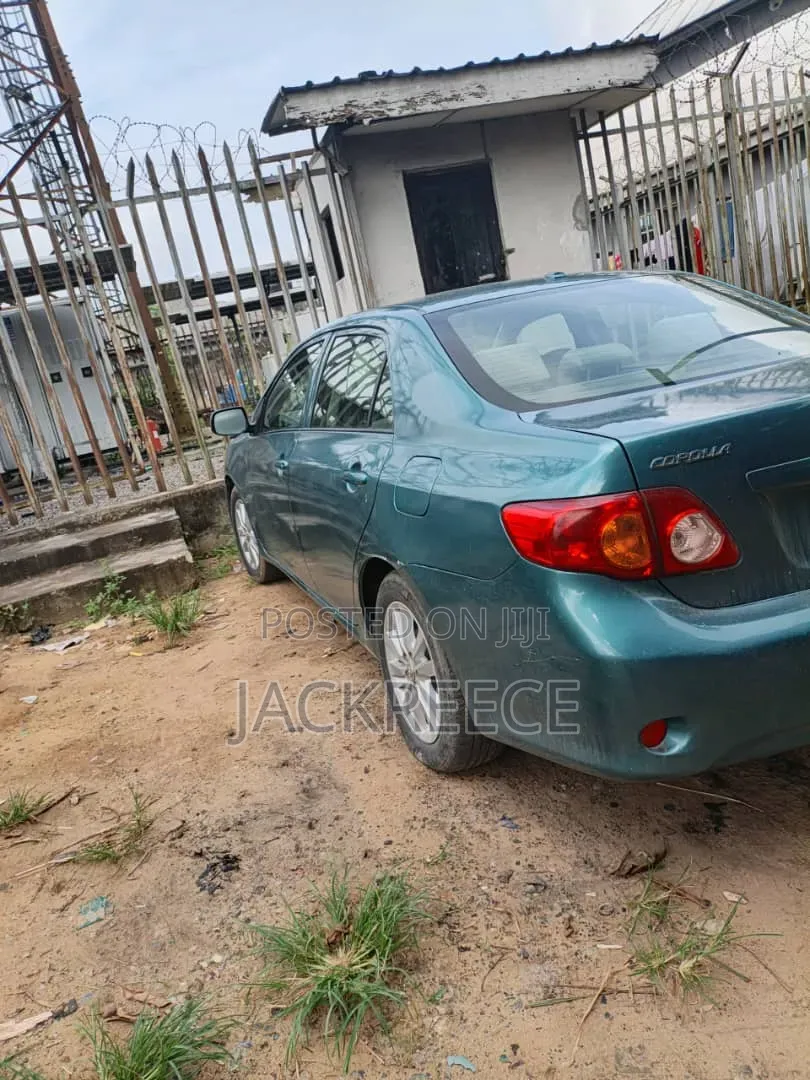 Toyota Corolla LE 4dr Sedan (1.8L 4cyl 4A) 2010 Green
