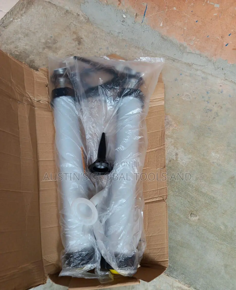 Heavy-Duty Aluminum Sausage Caulking Gun