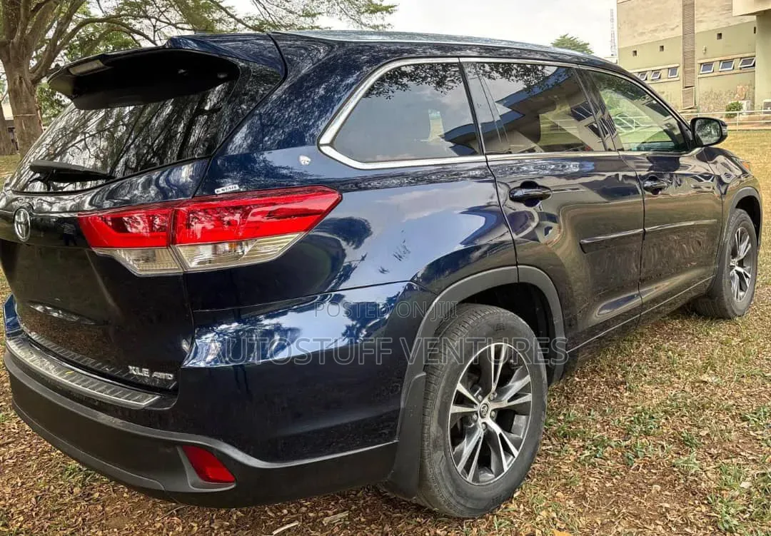 Toyota Highlander 2016 Blue