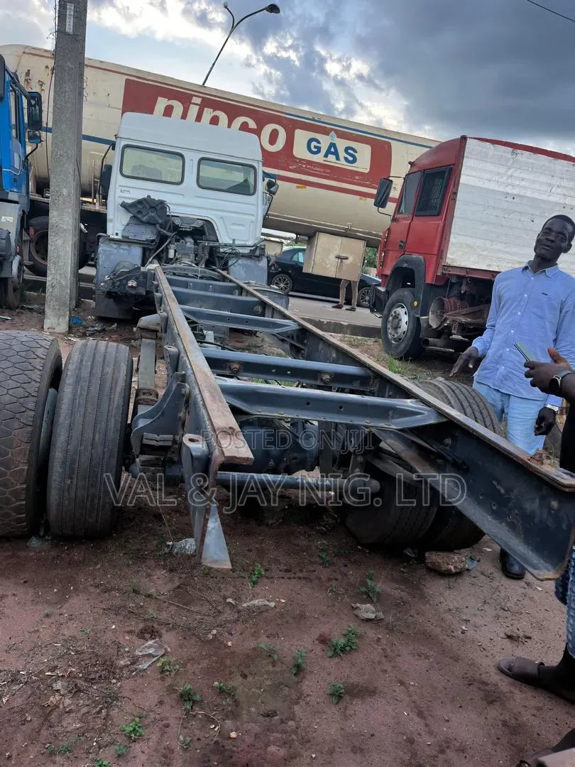 Renault 6 Tyres Rigid Truck - Foreign Use
