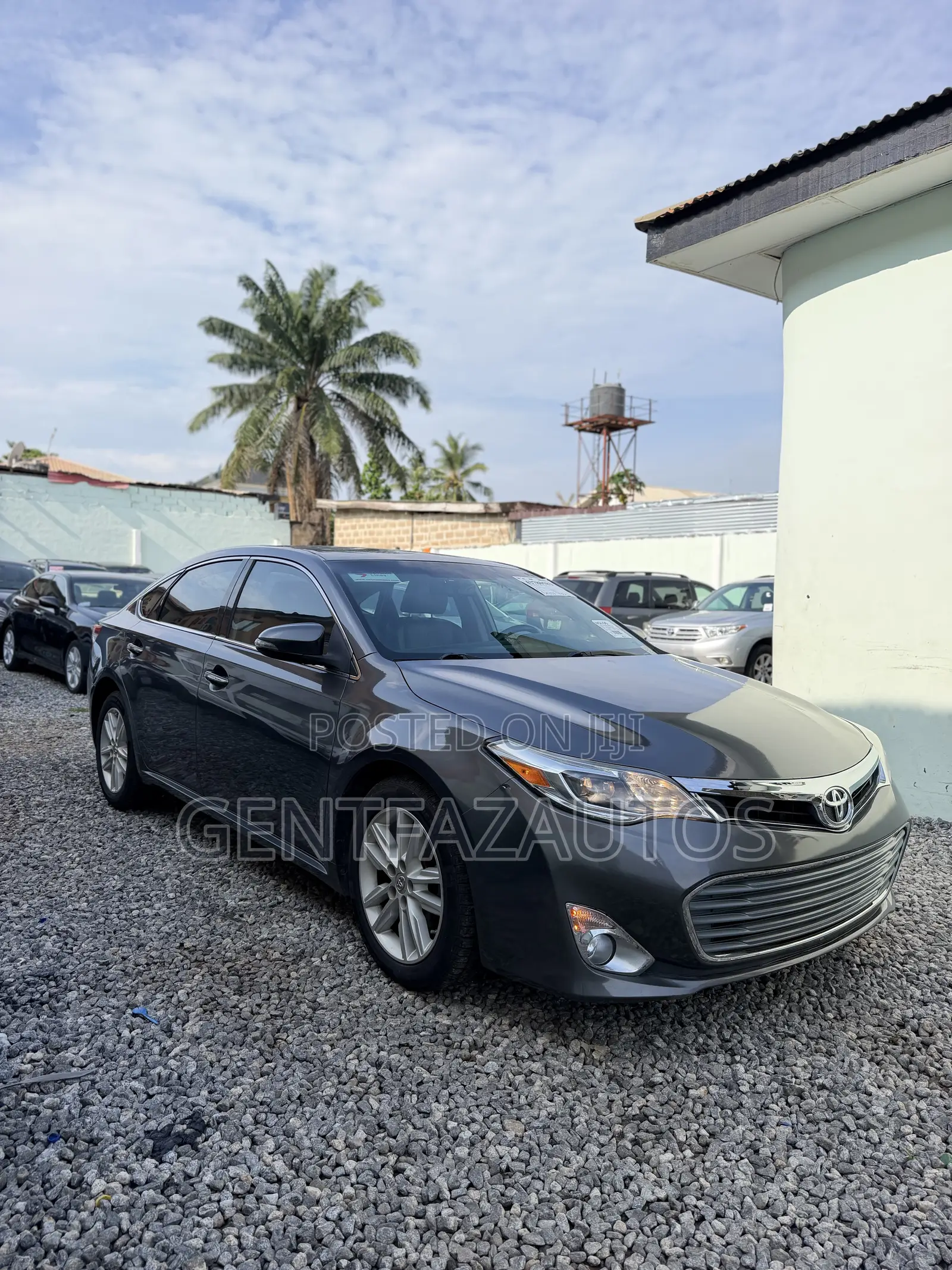 Toyota Avalon XLE 4dr Sedan (3.5L 6cyl 6A) 2014 Gray