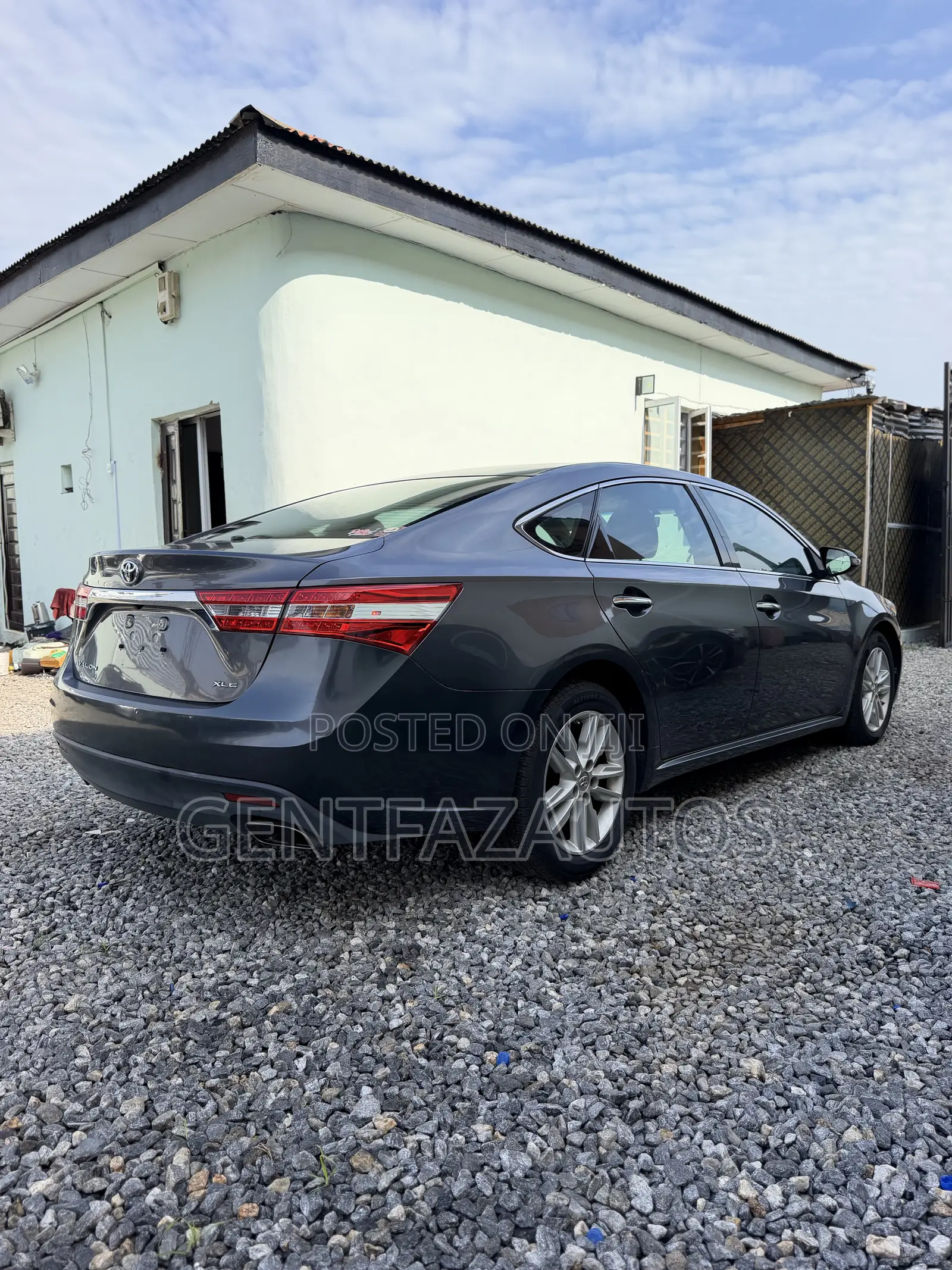 Toyota Avalon XLE 4dr Sedan (3.5L 6cyl 6A) 2014 Gray