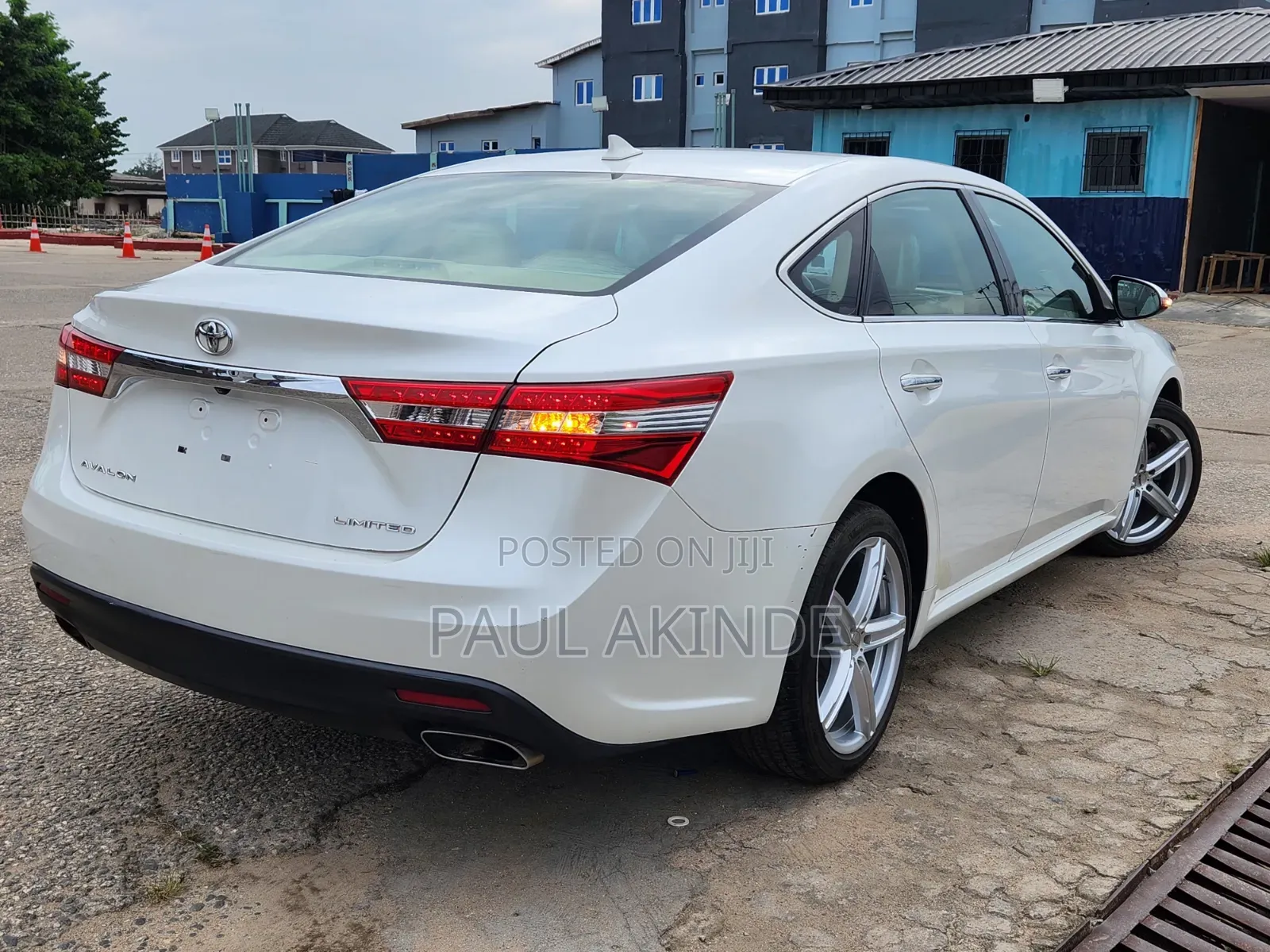 Toyota Avalon Limited Sedan FWD (3.5L 6cyl 6A) 2013 White