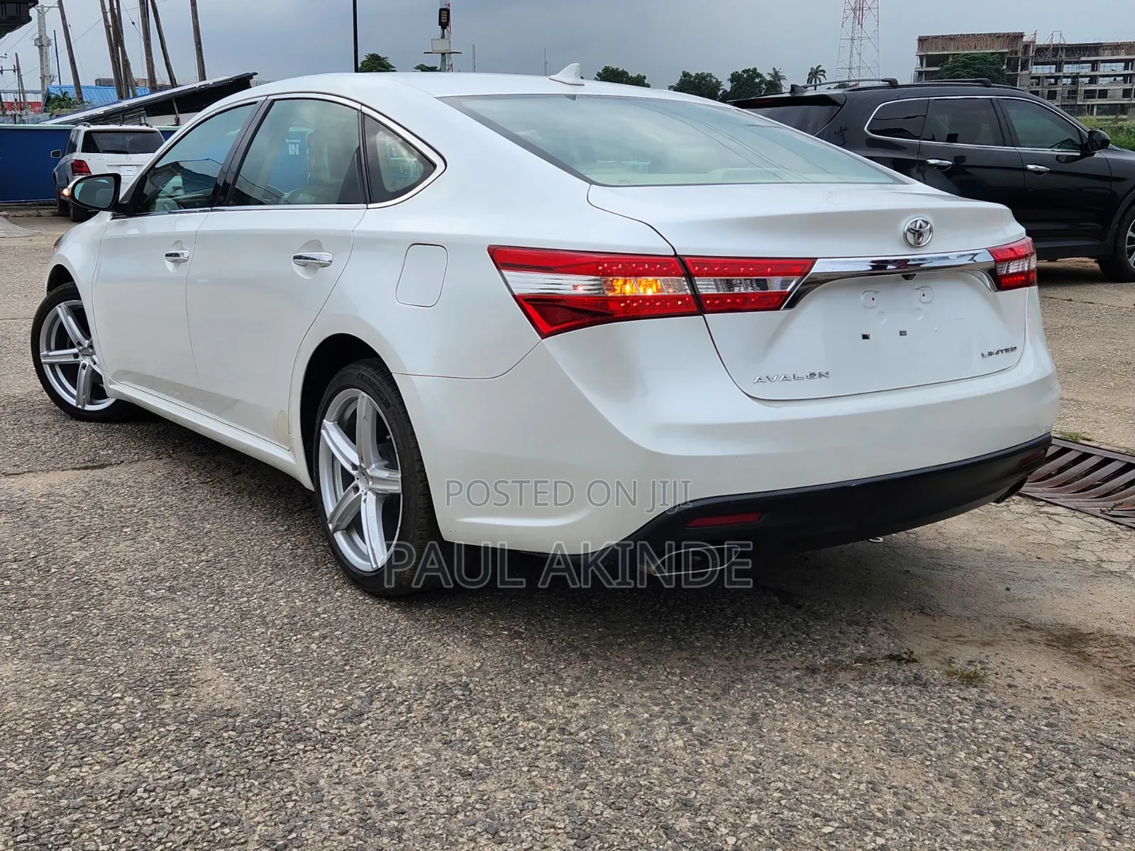 Toyota Avalon Limited Sedan FWD (3.5L 6cyl 6A) 2013 White